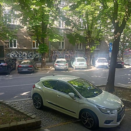 Apartman Iris Zagreb Extérieur photo